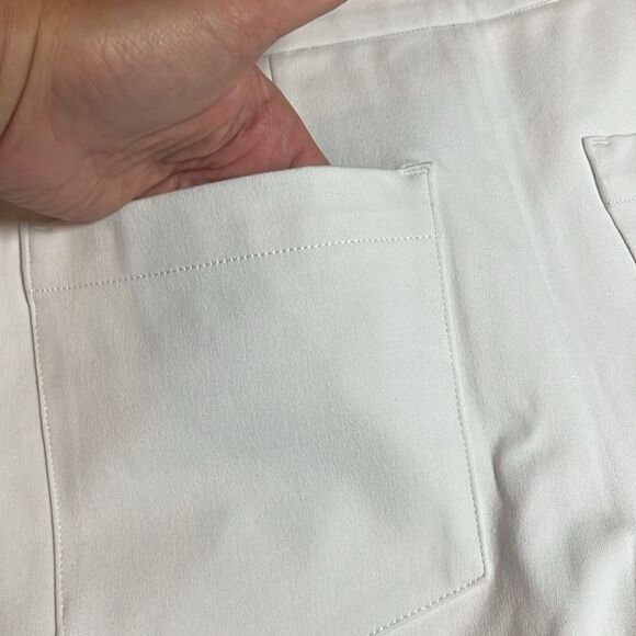 Spanx Classic 6” White Shorts, size XS - Picture 6 of 9